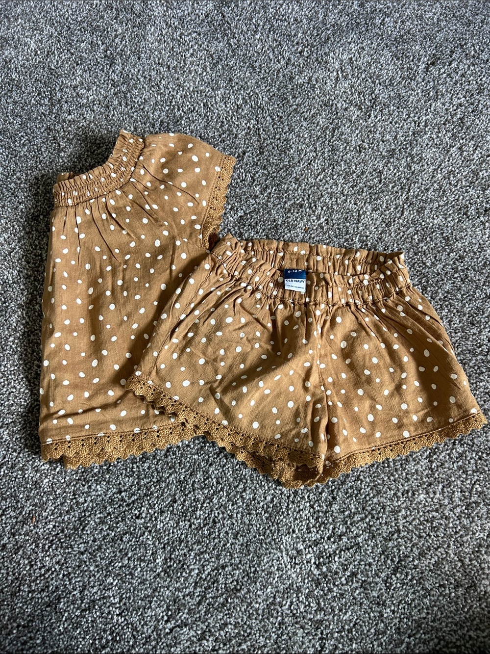 Old Navy Tan and White Polka Dot Crochet-Trim Shorts & Tank Set 6-12 mo